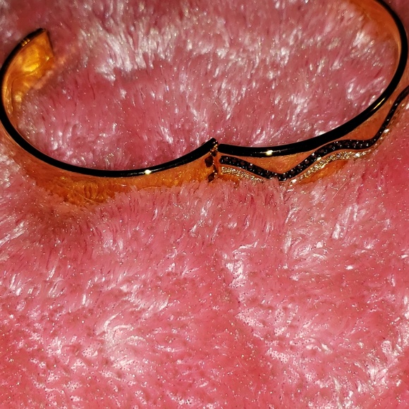 Beautiful Swarovski Bangle Final Price - Picture 3 of 8